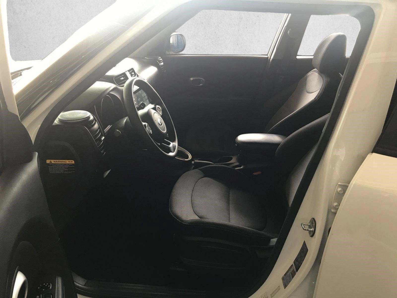 2019 Kia Soul + Auto