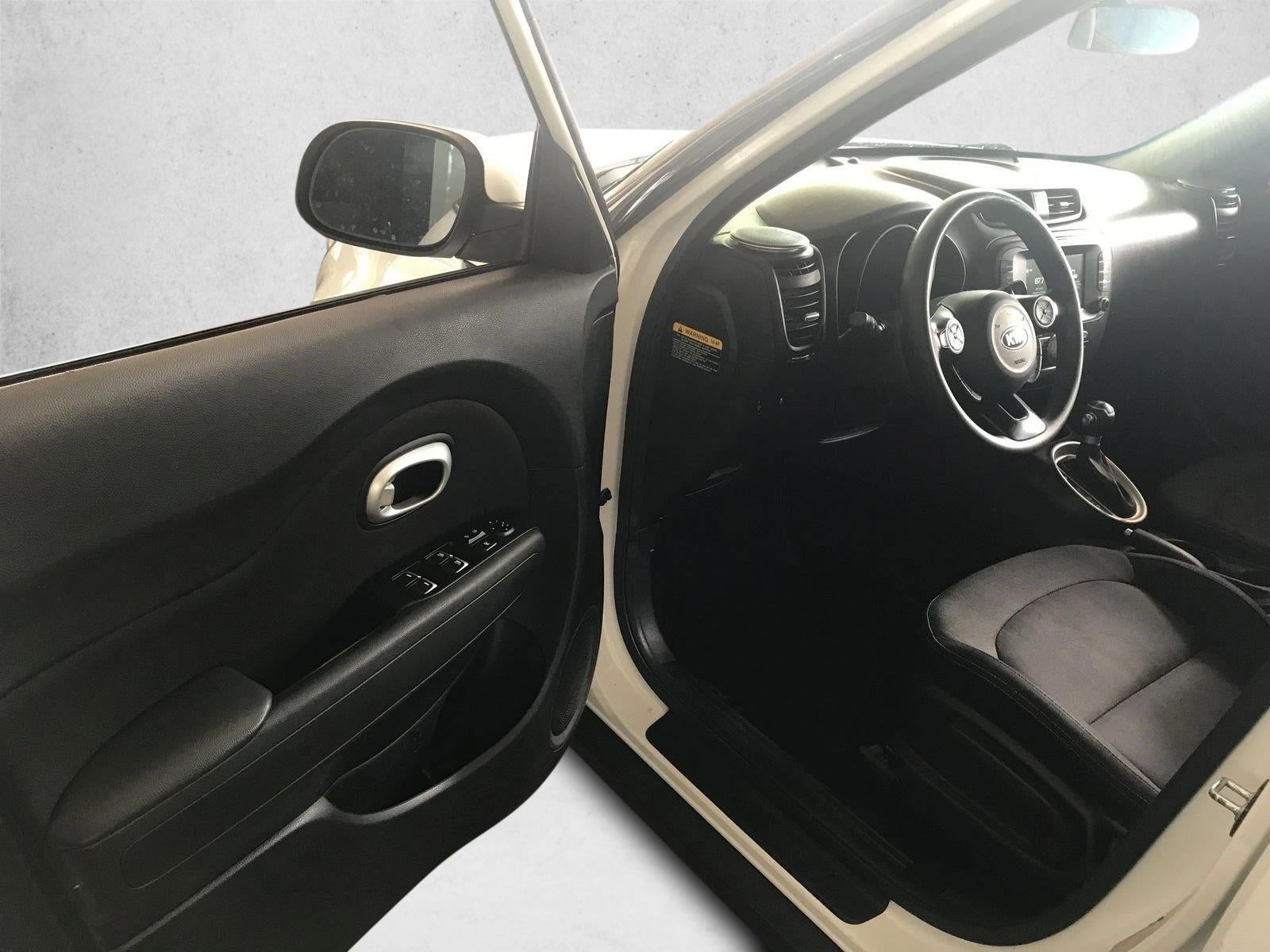 2019 Kia Soul + Auto