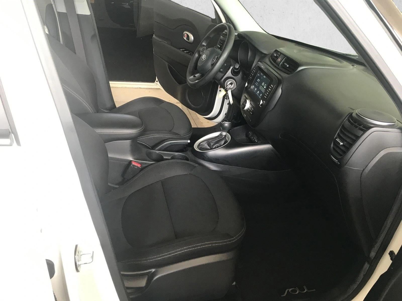 2019 Kia Soul + Auto