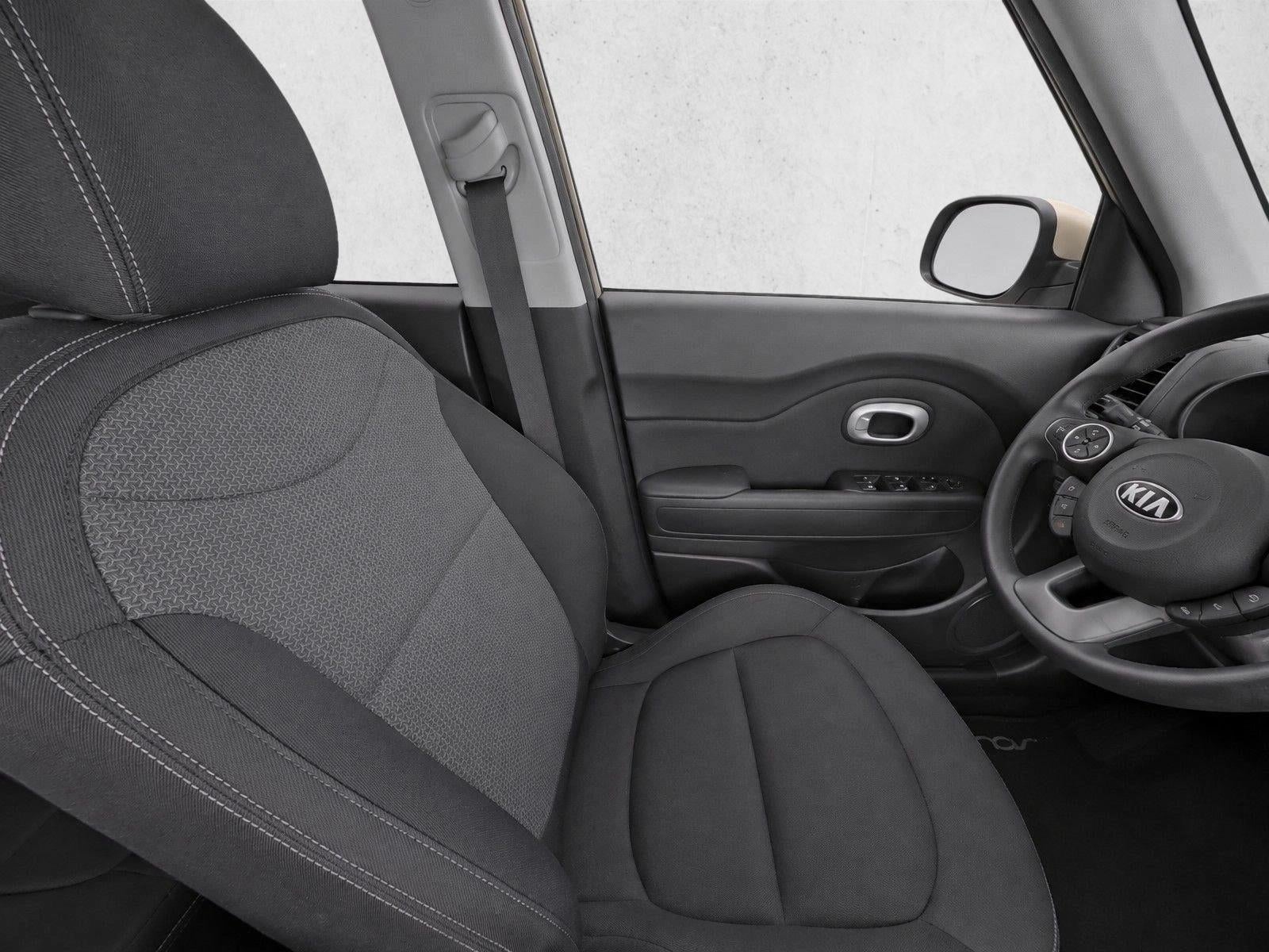 2019 Kia Soul + Auto