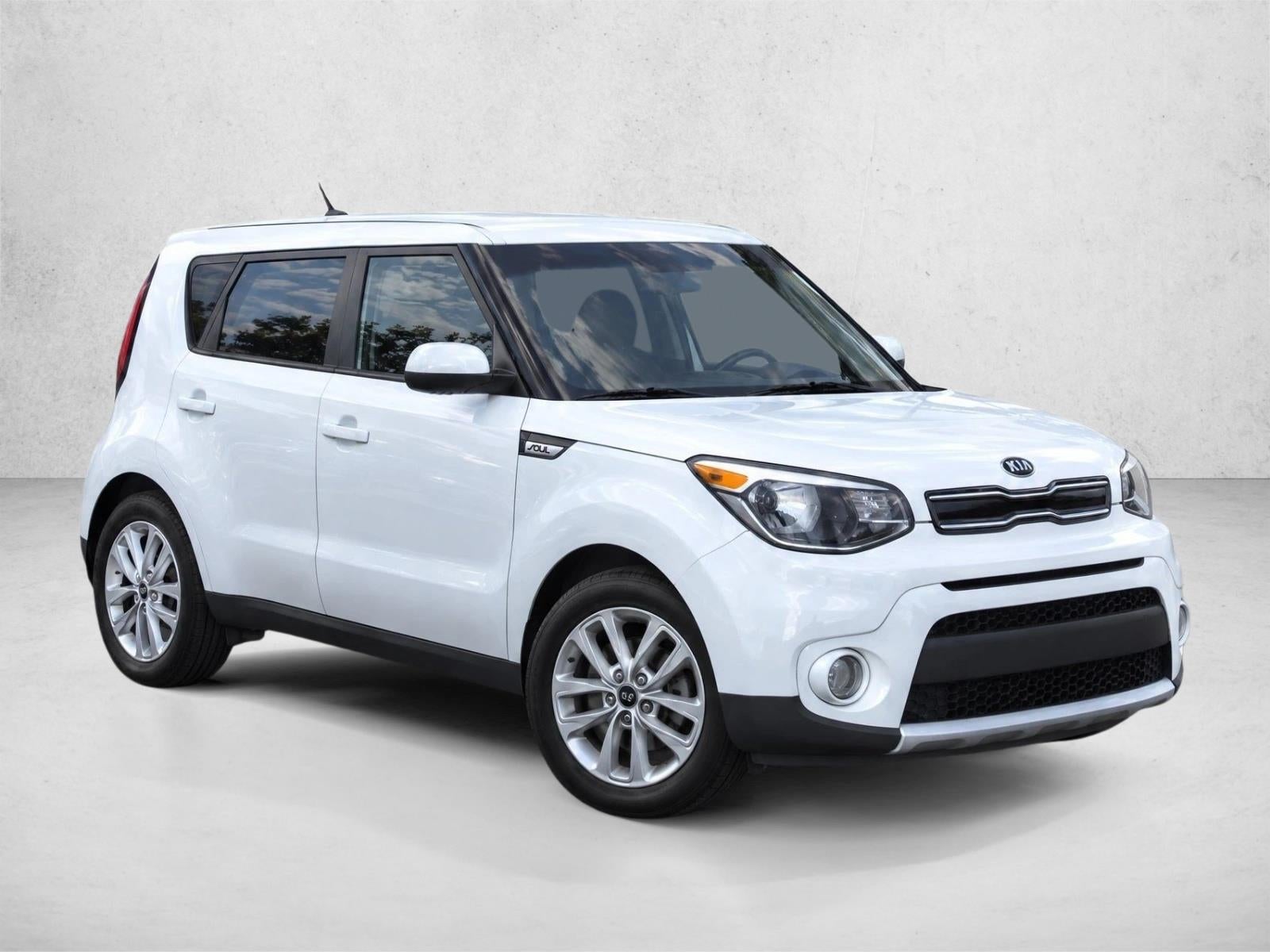 2019 Kia Soul + Auto