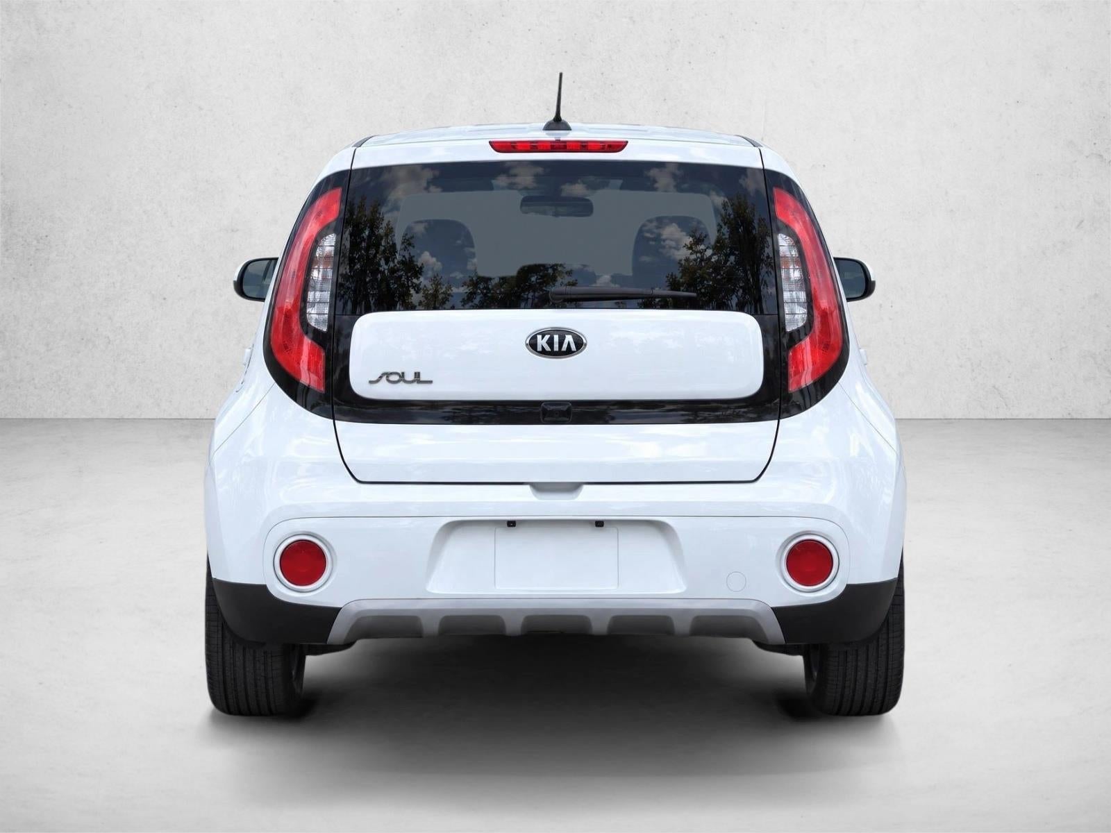 2019 Kia Soul + Auto