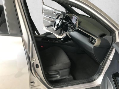 2019 Toyota C-HR XLE FWD (Natl)