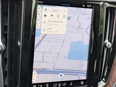 2024 Volvo XC60 B5 AWD Plus Dark Theme