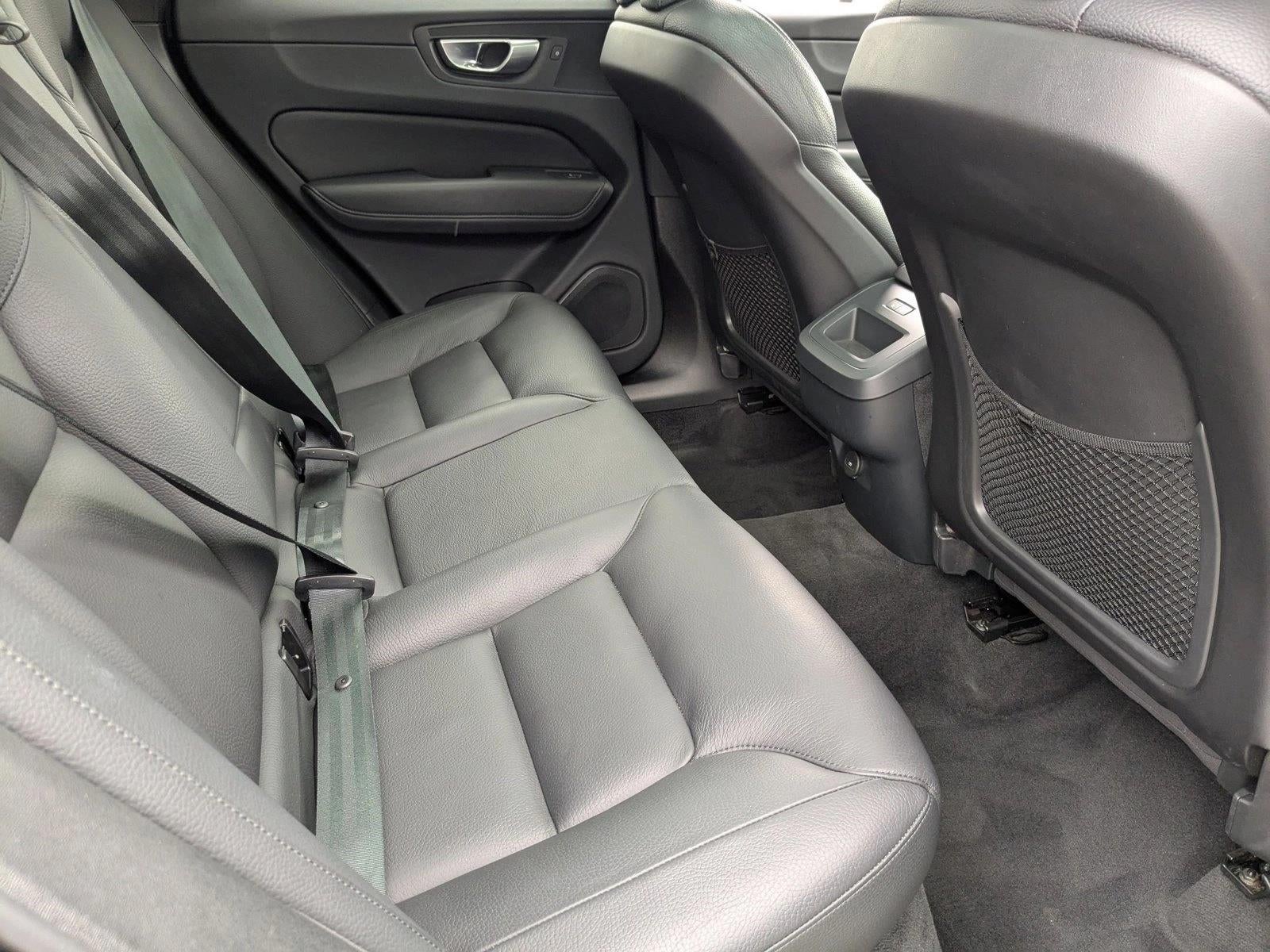 2024 Volvo XC60 B5 AWD Plus Dark Theme