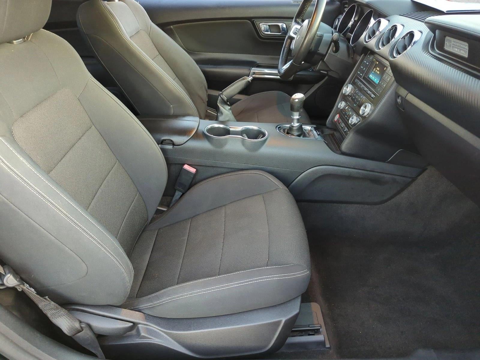 2017 Ford Mustang V6 Fastback