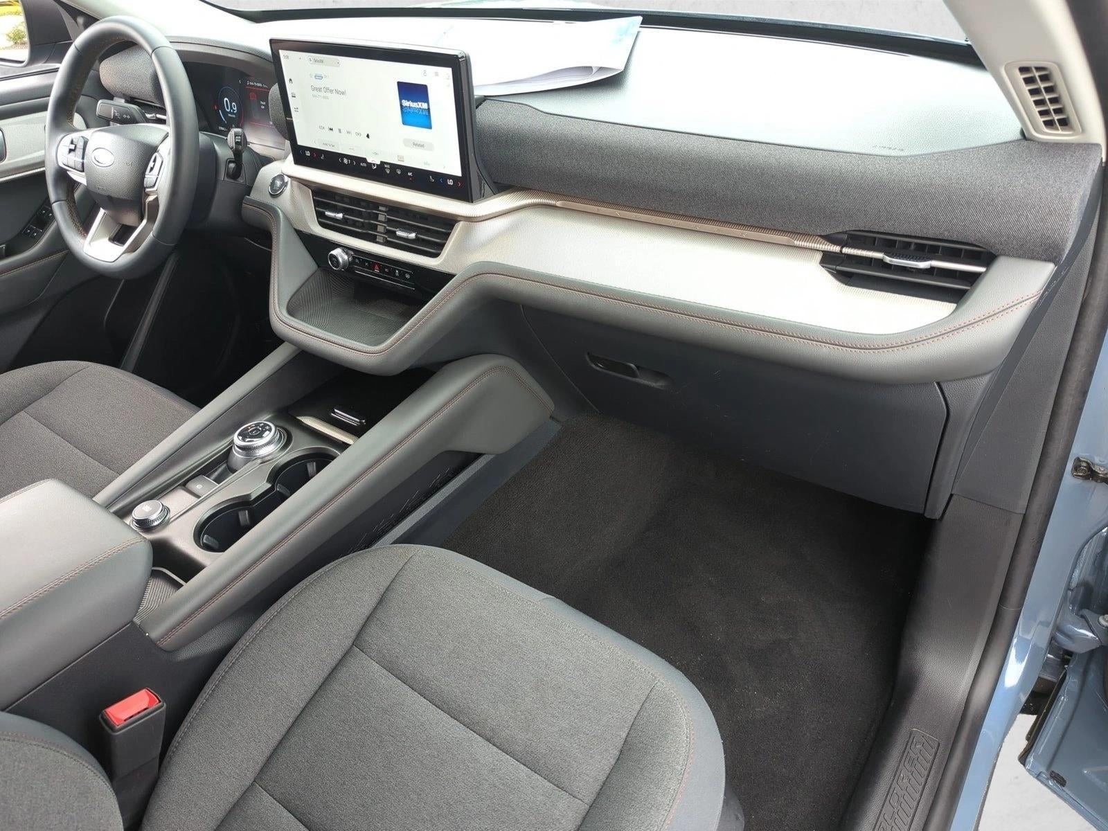 2025 Ford Explorer Active RWD