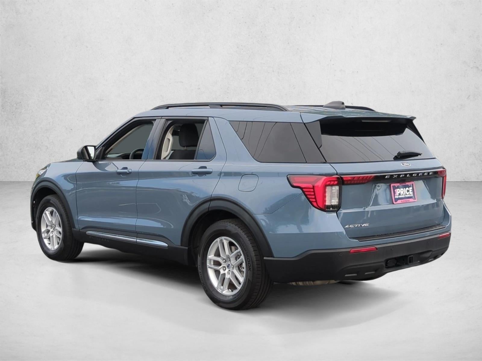2025 Ford Explorer Active RWD