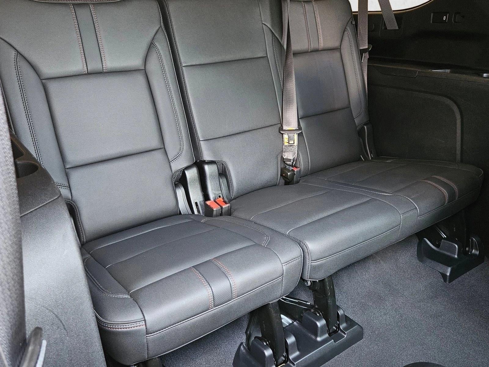 2023 Chevrolet Suburban 4WD RST