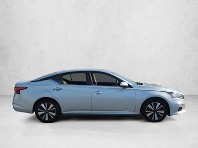 2022 Nissan Altima 2.5 SV Sedan