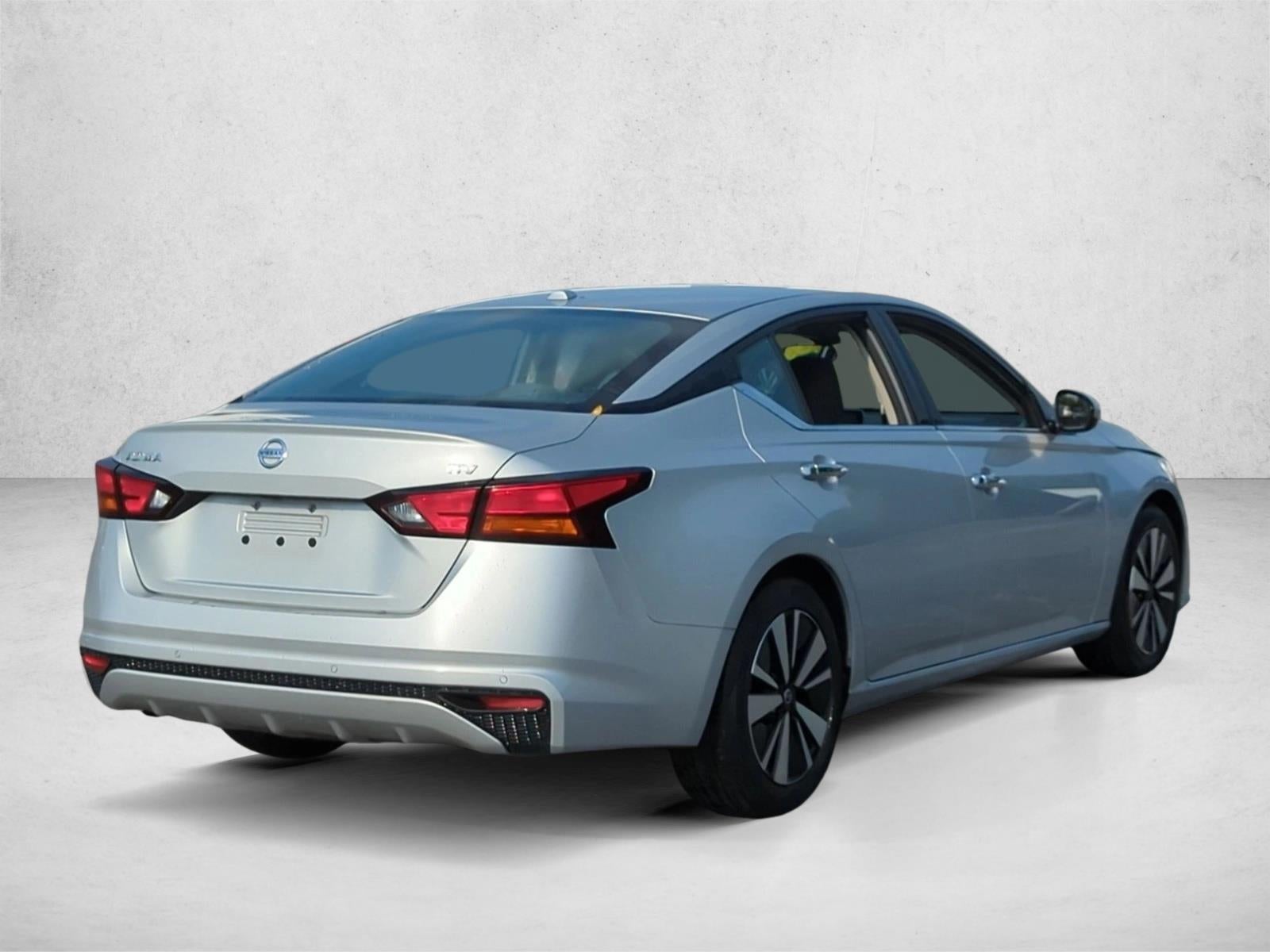 2022 Nissan Altima 2.5 SV Sedan