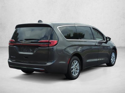 2023 Chrysler Pacifica Touring L FWD