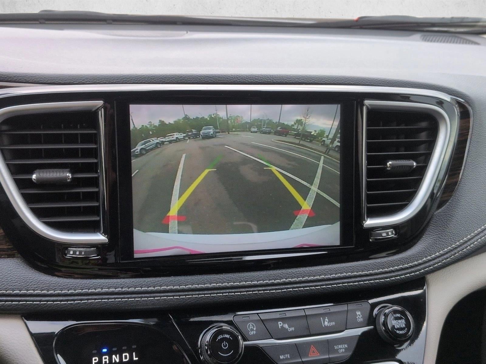 2024 Chrysler Pacifica Limited FWD