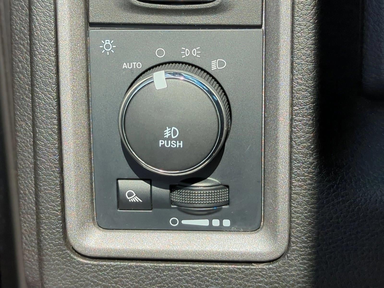 2022 RAM 1500 Classic Express 4x2 Reg Cab 6'4" Box