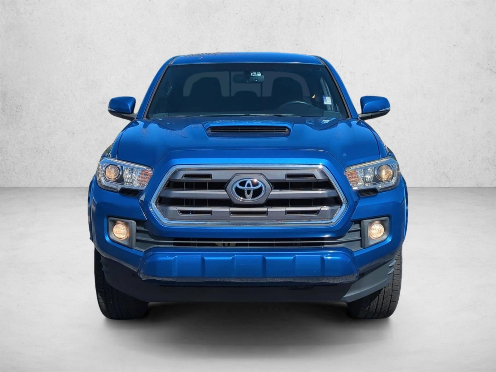 2017 Toyota Tacoma TRD Sport Double Cab 5' Bed V6 4x2 AT (Natl)