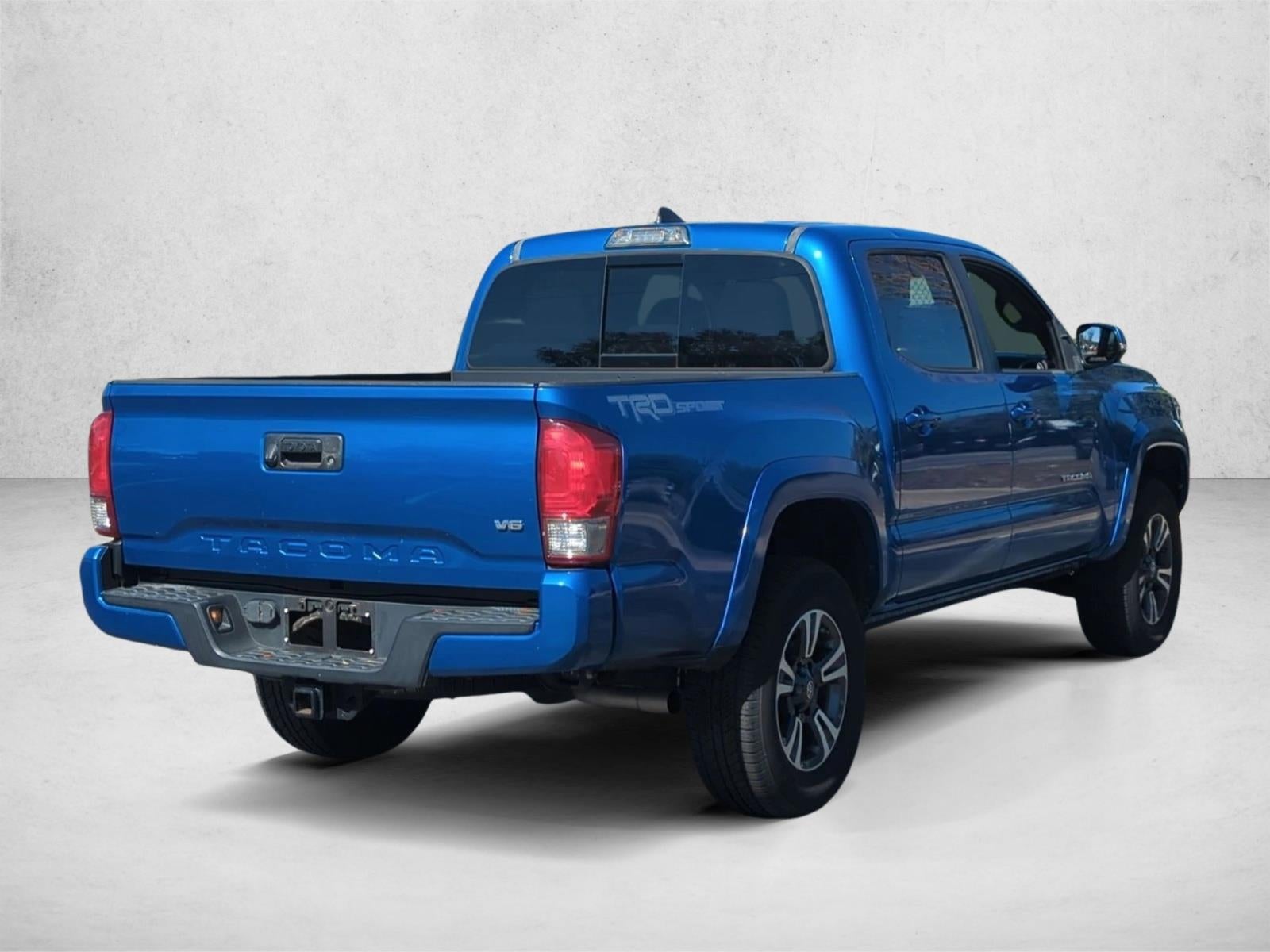 2017 Toyota Tacoma TRD Sport Double Cab 5' Bed V6 4x2 AT (Natl)