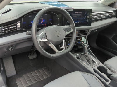 2025 Volkswagen Jetta SE Auto