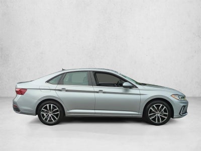 2025 Volkswagen Jetta SE Auto