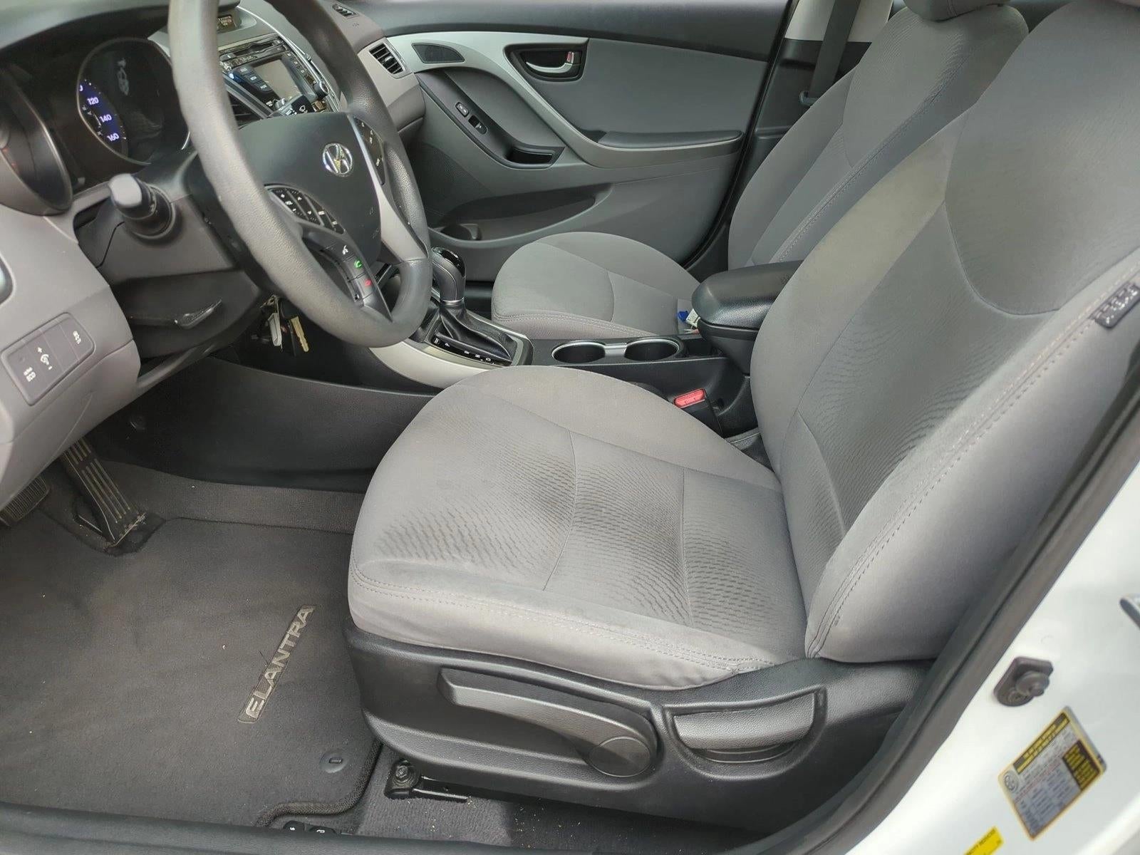 2015 Hyundai ELANTRA 4dr Sdn Auto SE