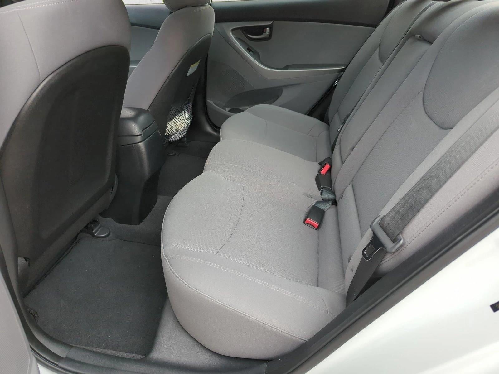 2015 Hyundai ELANTRA 4dr Sdn Auto SE