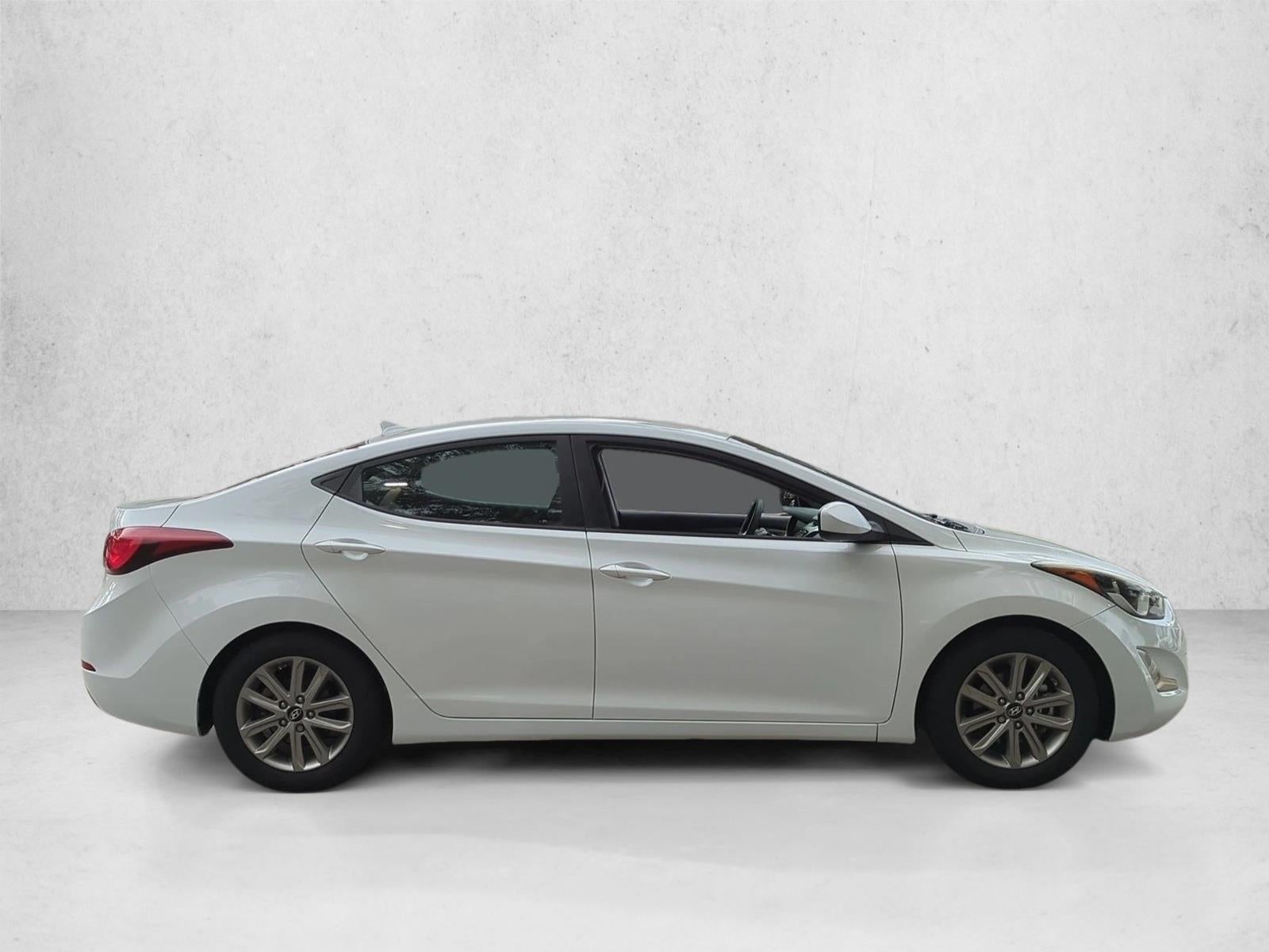 2015 Hyundai ELANTRA 4dr Sdn Auto SE