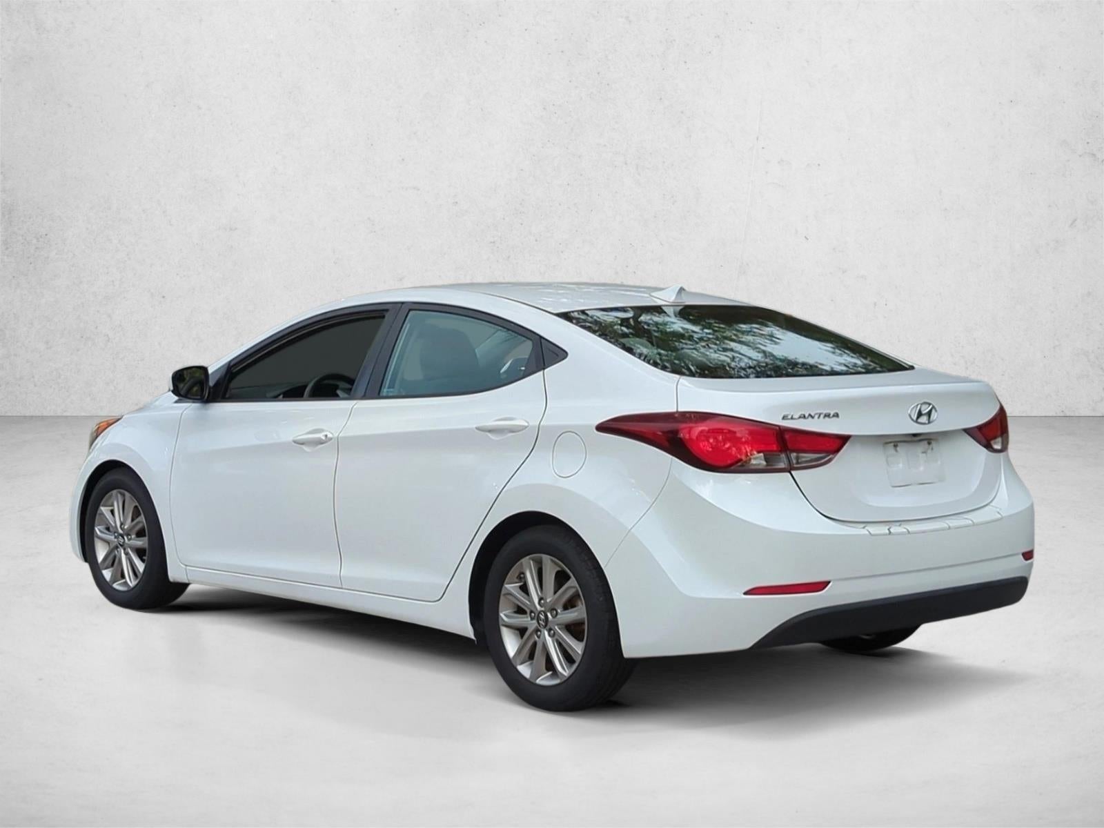 2015 Hyundai ELANTRA 4dr Sdn Auto SE