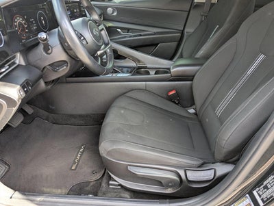 2022 Hyundai ELANTRA SEL IVT