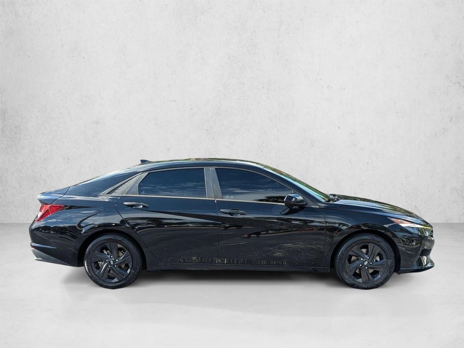 2022 Hyundai ELANTRA SEL IVT