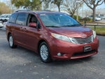 2017 Toyota Sienna XLE FWD 8-Passenger (Natl)