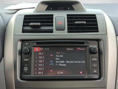 2013 Toyota Corolla 4dr Sdn Auto LE (Natl)