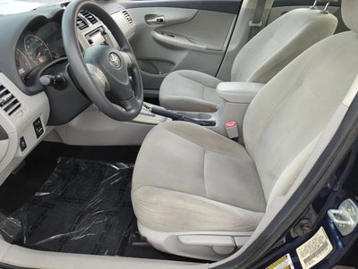 2013 Toyota Corolla 4dr Sdn Auto LE (Natl)