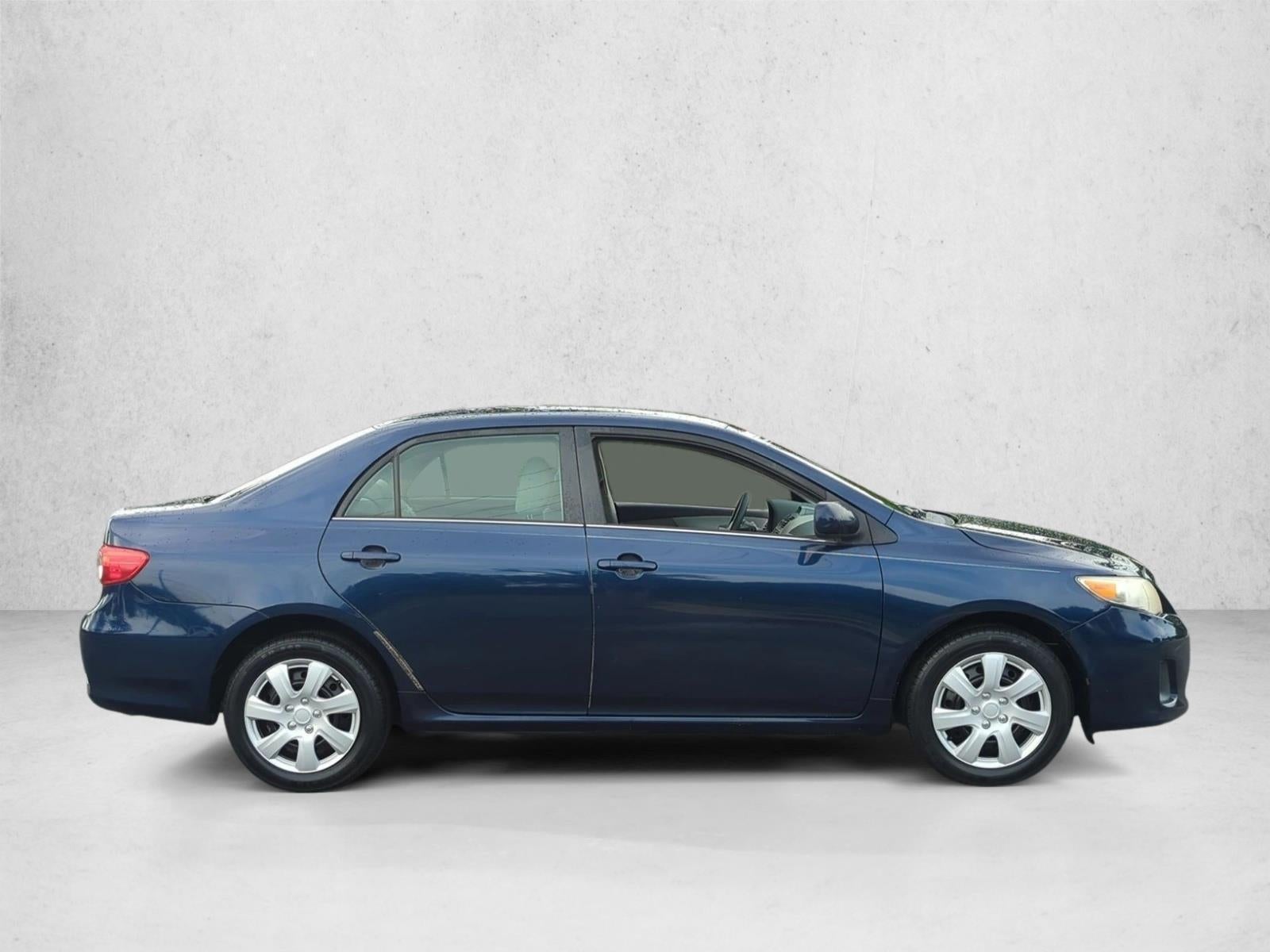 2013 Toyota Corolla 4dr Sdn Auto LE (Natl)