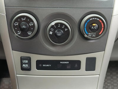 2013 Toyota Corolla 4dr Sdn Auto LE (Natl)