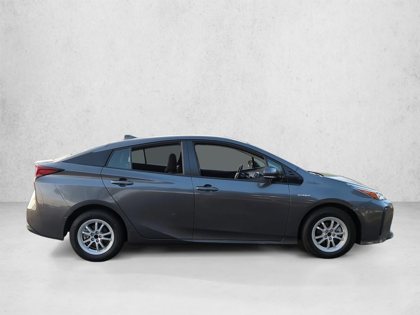 2019 Toyota Prius LE (Natl)