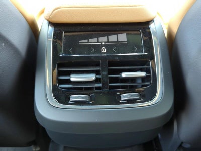 2025 Volvo XC60 B5 AWD Ultra