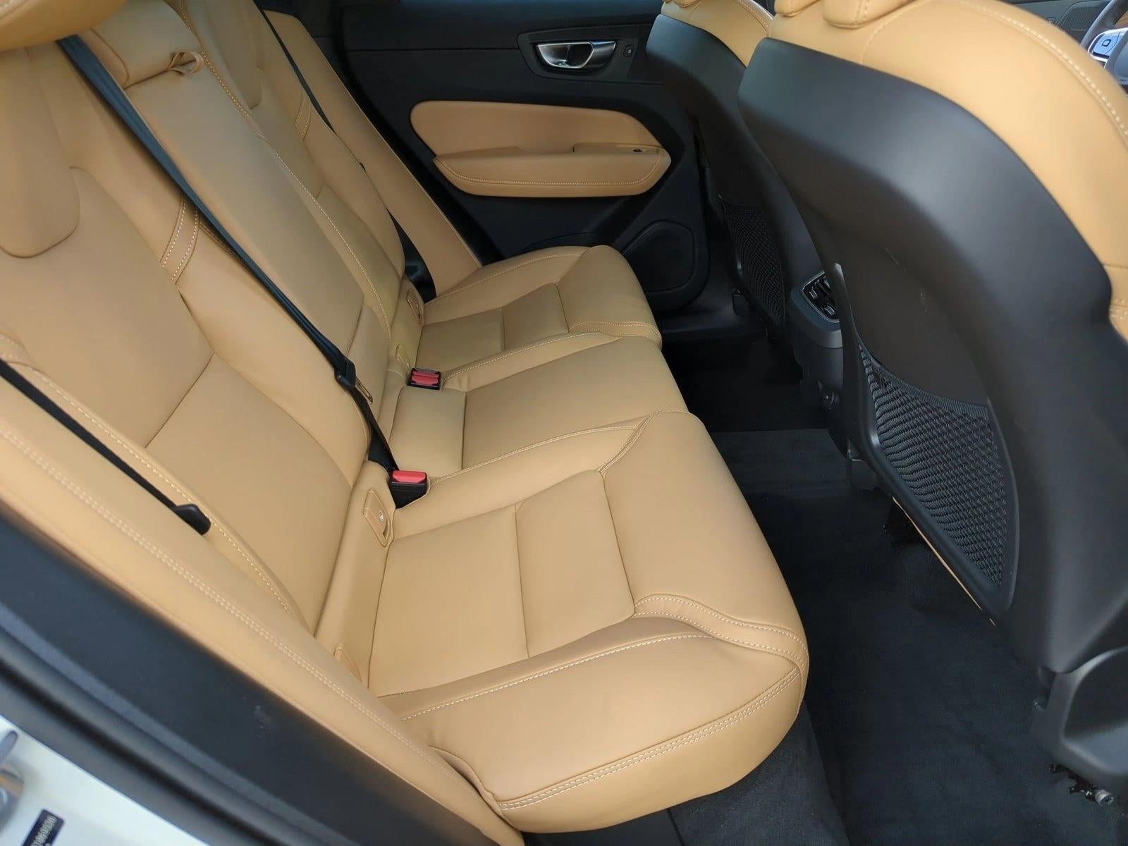2025 Volvo XC60 B5 AWD Ultra