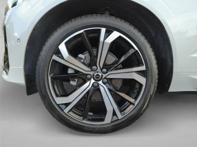 2025 Volvo XC60 B5 AWD Ultra