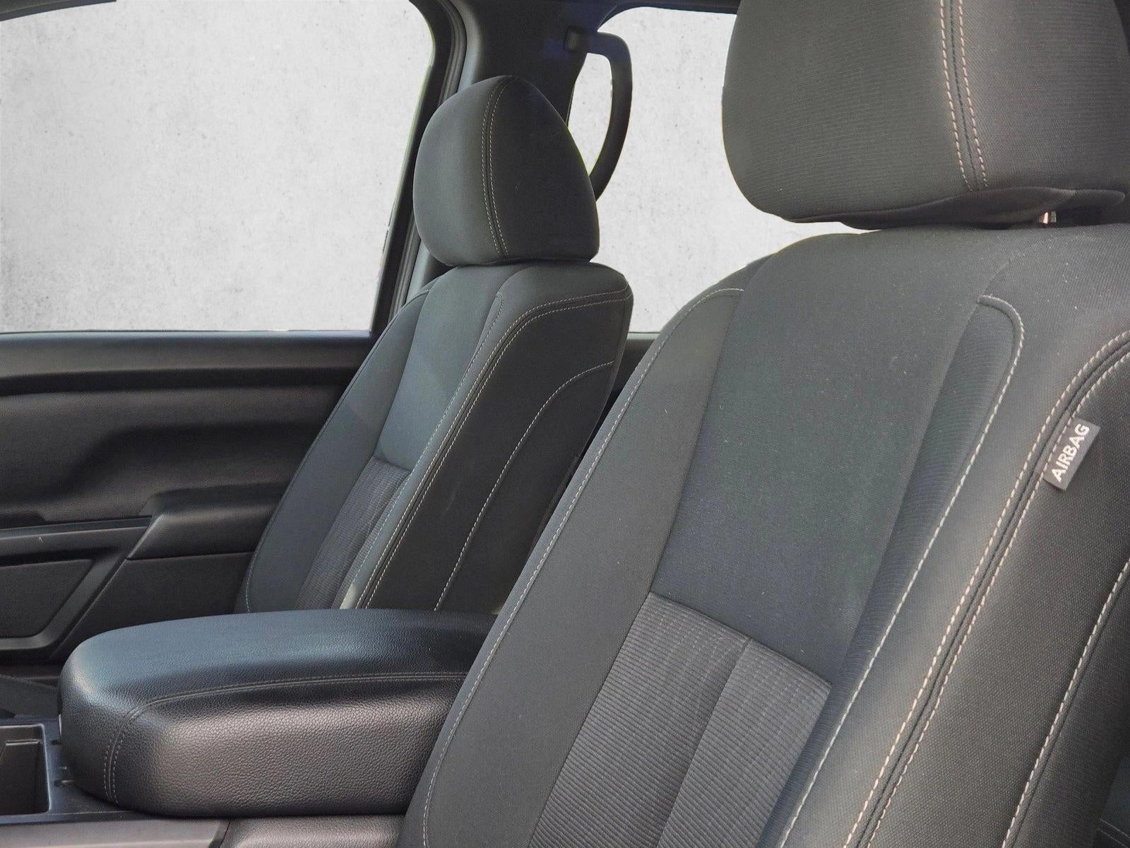 2019 Nissan Titan 4x4 Crew Cab SV