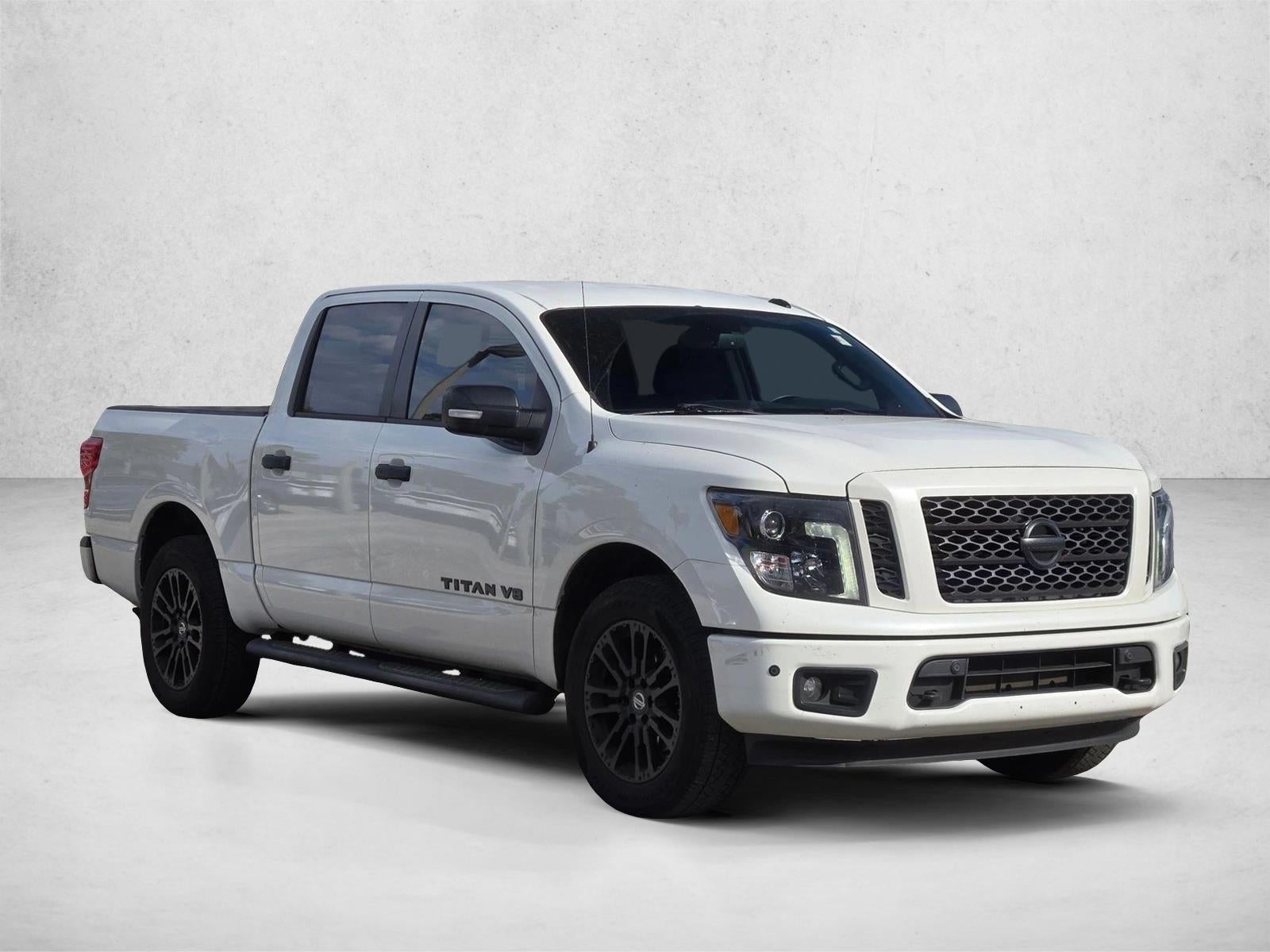 2019 Nissan Titan 4x4 Crew Cab SV