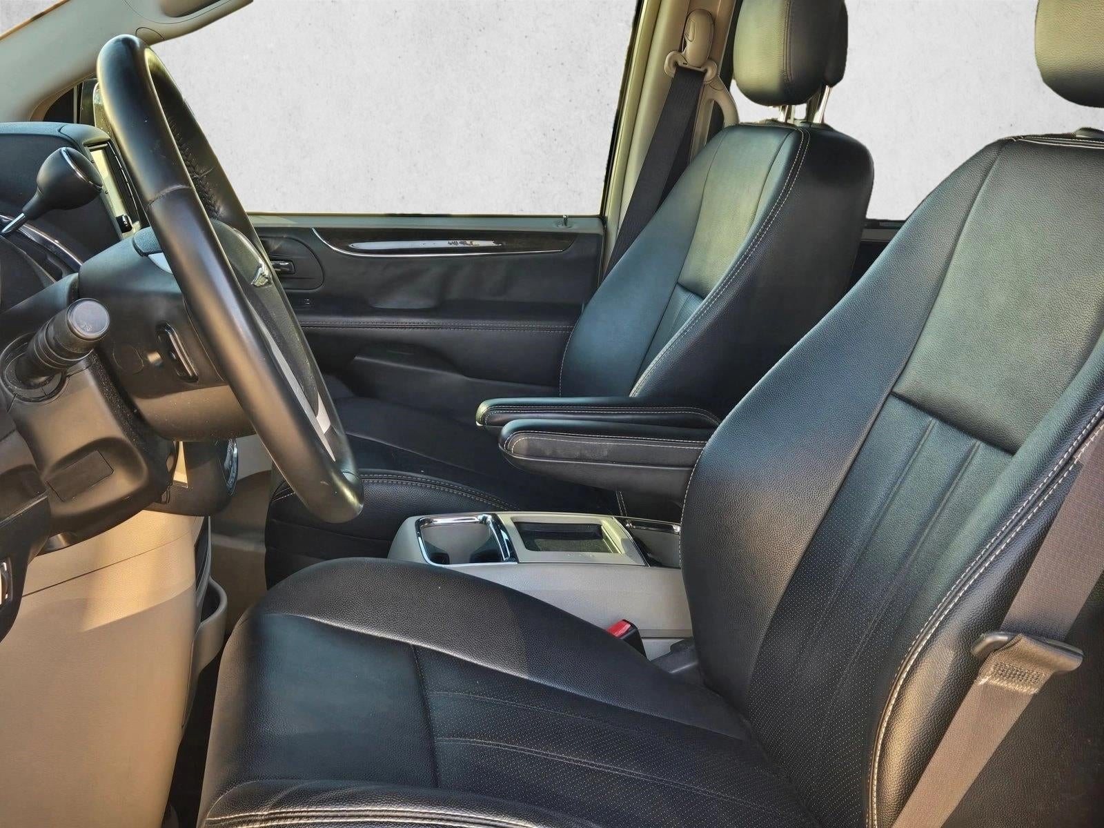 2016 Chrysler Town & Country 4dr Wgn Touring-L