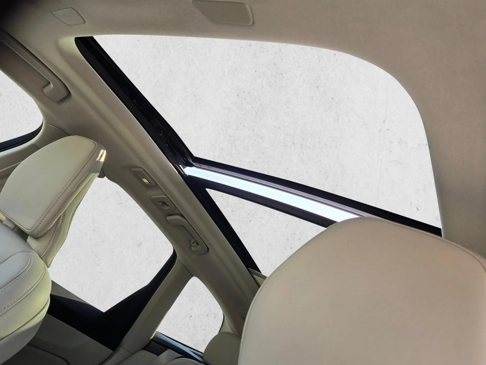 2022 Volvo XC60 B5 FWD Inscription