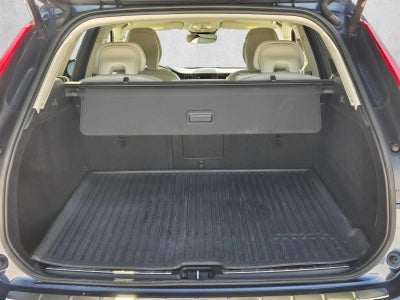 2022 Volvo XC60 B5 FWD Inscription