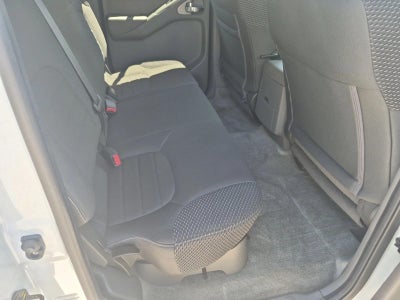 2015 Nissan Frontier 2WD Crew Cab SWB Auto Desert Runner