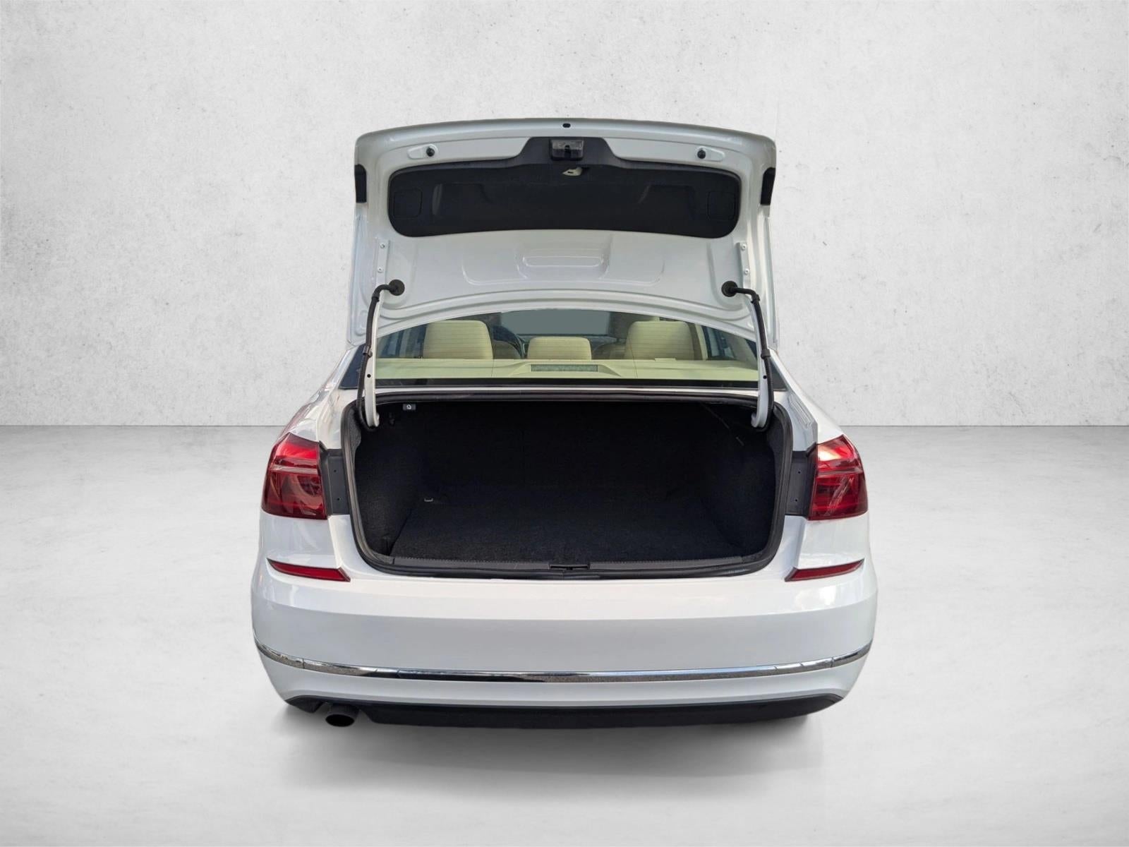 2019 Volkswagen Passat 2.0T Wolfsburg Edition Auto