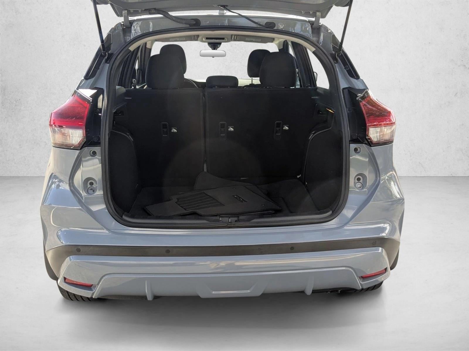 2021 Nissan Kicks SR FWD