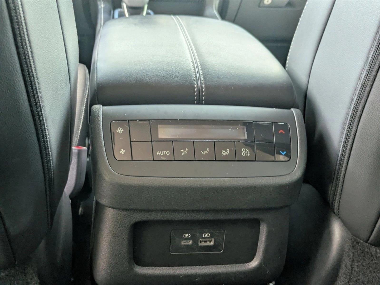 2024 Nissan Pathfinder SL 2WD
