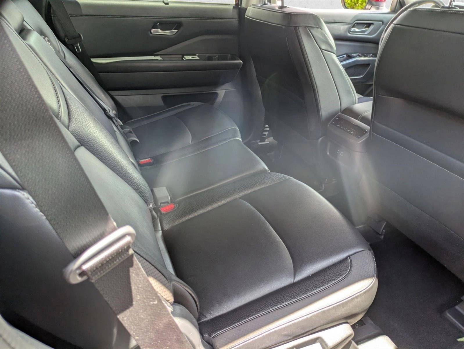 2024 Nissan Pathfinder SL 2WD