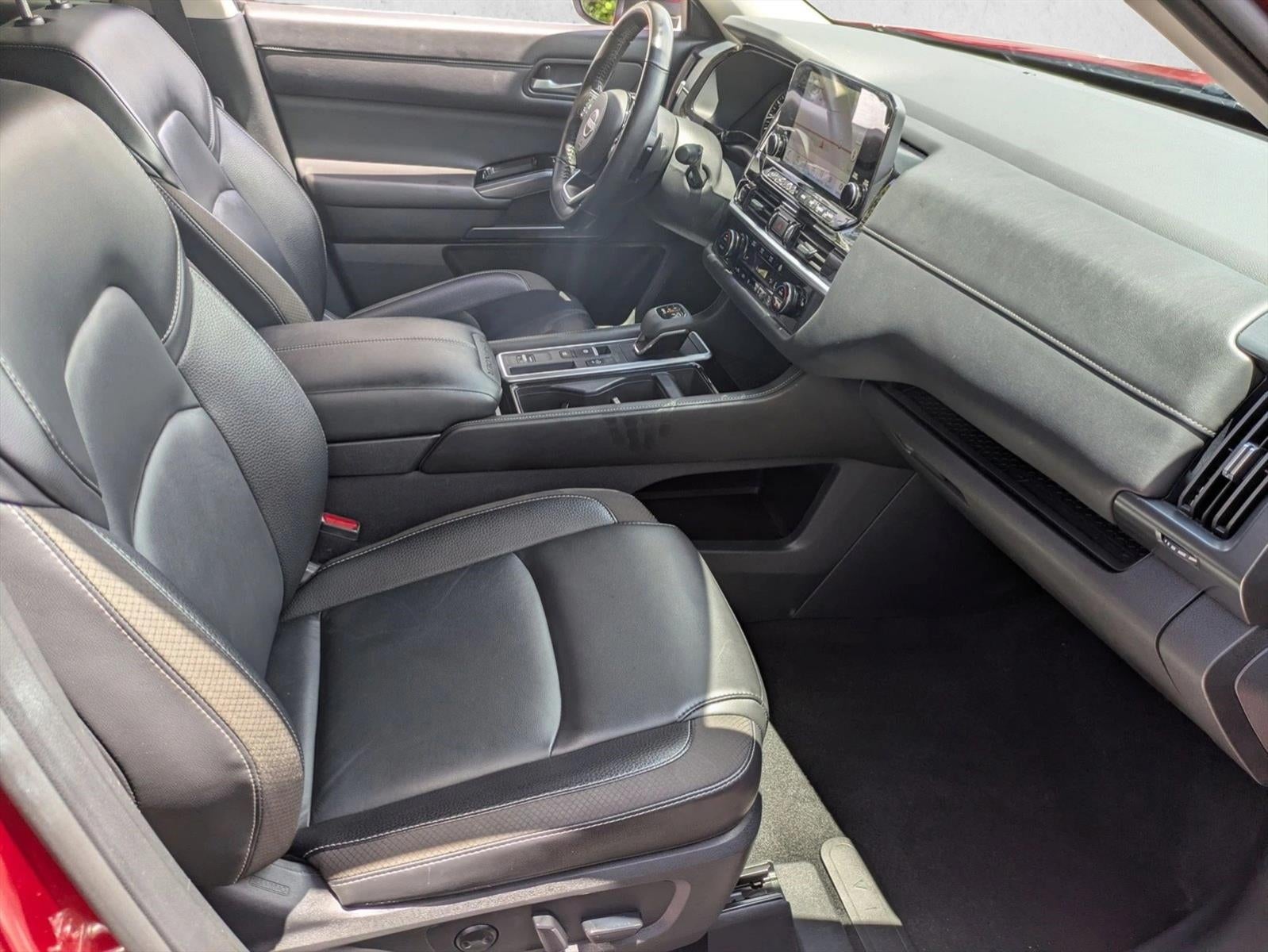 2024 Nissan Pathfinder SL 2WD