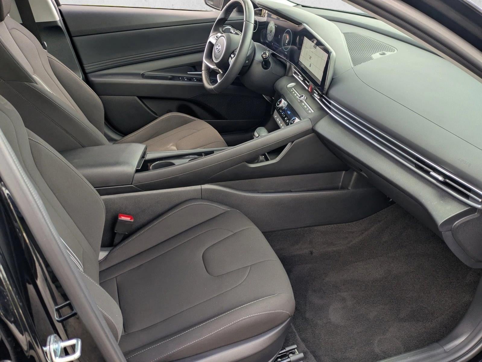 2023 Hyundai ELANTRA SEL IVT