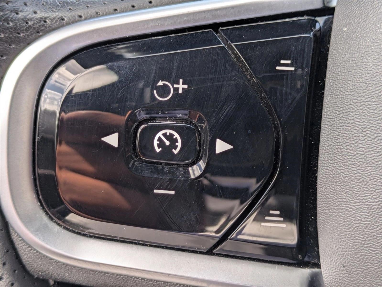 2019 Volvo XC90 T6 AWD R-Design